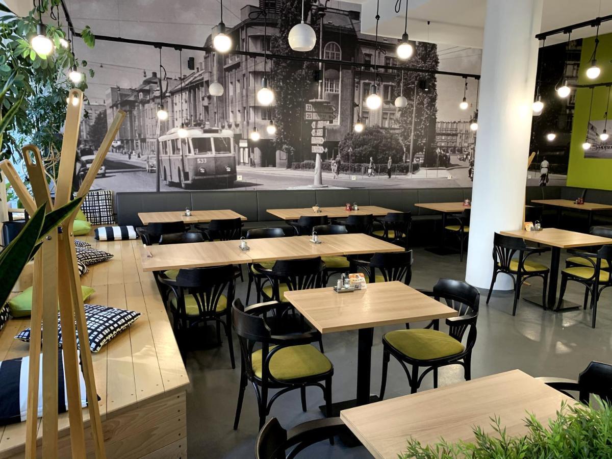 Ap10 - Apartments 4U Brezinova "Overnight Simply" Hradec Kralove Ngoại thất bức ảnh